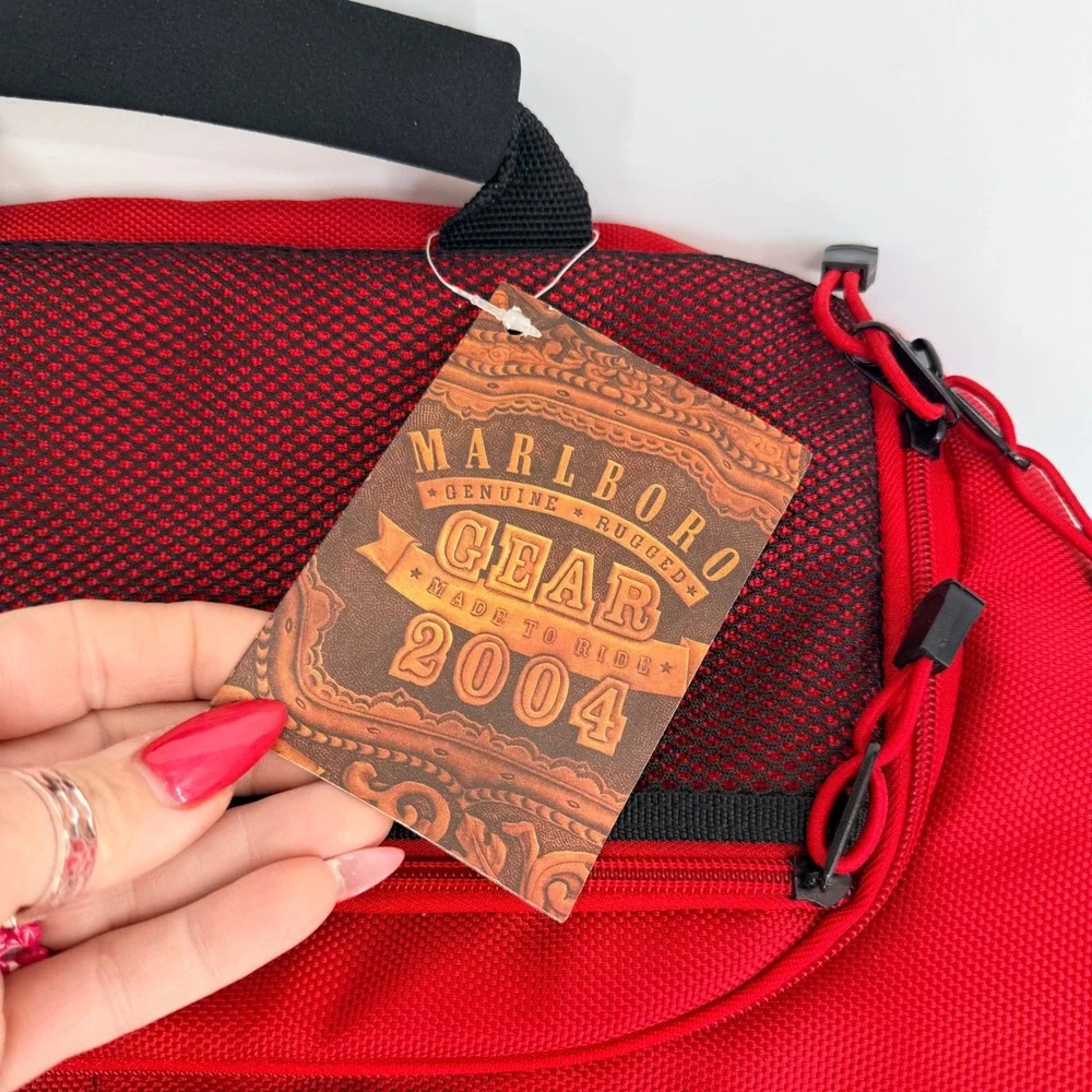 Marlboro Gear Backpack Cooler Red Black Eat Ride Sleep‎ 2004 Travel Utility Vtg